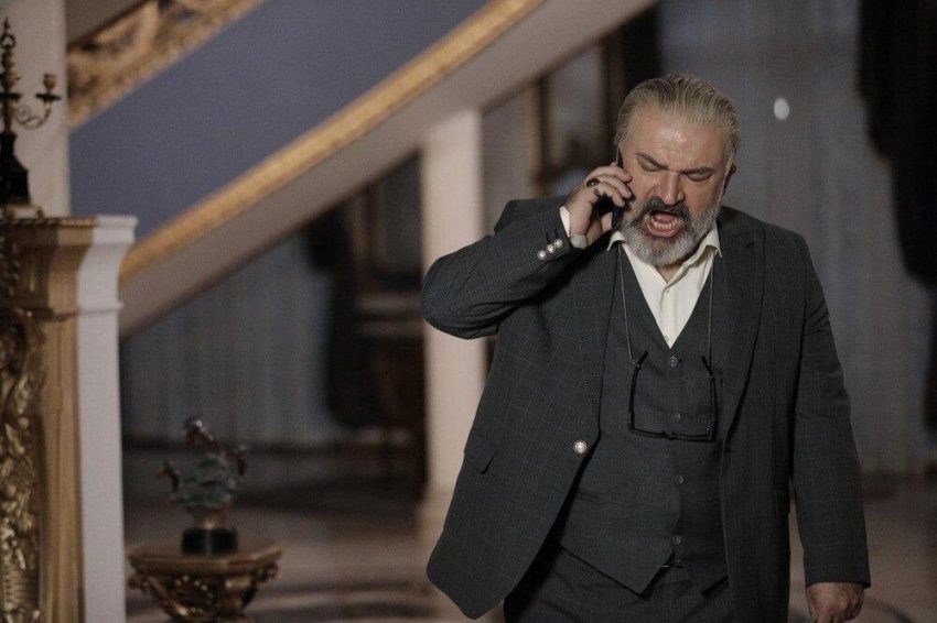 از حجاب گرفته تا نفوذ مفسدان اقتصادی در سریال «آقازاده»/ عنقا به حواشی واکنش نشان داد از حجاب گرفته تا نفوذ مفسدان اقتصادی در سریال «آقازاده»/ عنقا به حواشی واکنش نشان داد