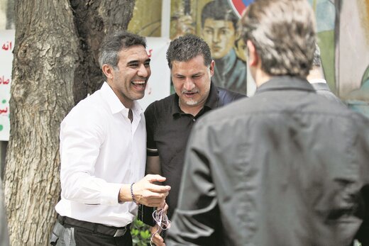 عابدزاده و همسرش در کنار خواننده محبوب/عکس|خبر فوری