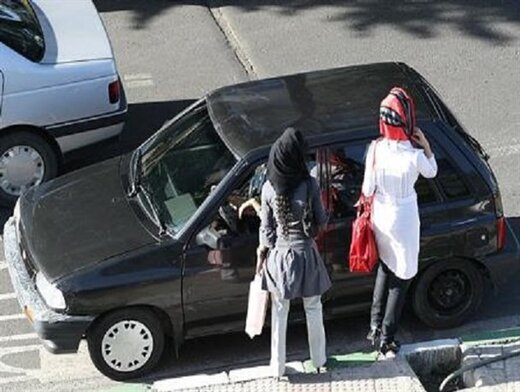 مجازات سخت مزاحمان زنان، در انتظار تصمیم دولت/ مزاحمت در فضای مجازی چه مجازاتی دارد؟