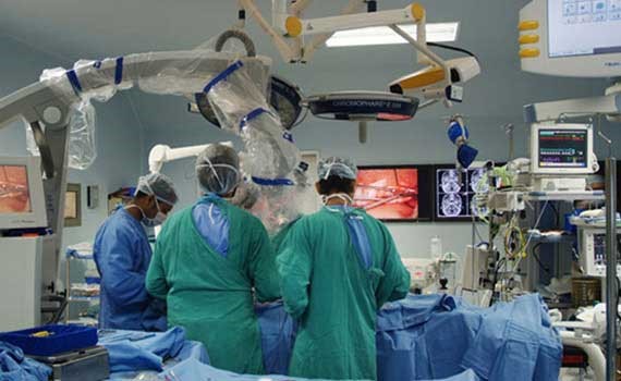 جراحی زیبایی پلاستیک برای چه کسانی مناسب است؟