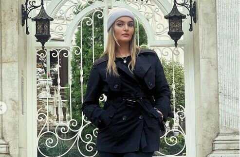 استایل نیلوفر پارسا بازیگر سریال آوای باران ‌بعد ۱۱ سال (عکس)