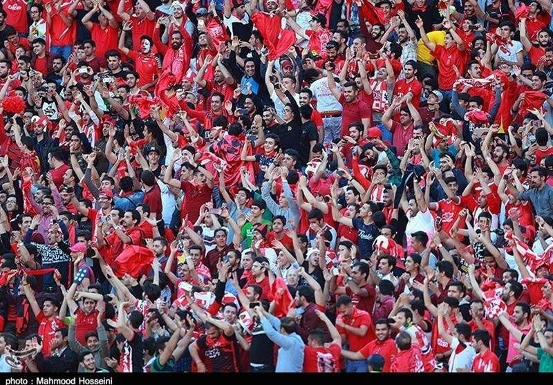 حاشیه بازی پرسپولیس - تراکتورسازی|درگیریهای تمام نشدنی هواداران و خوش و بش پرسپولیسیهای سابق