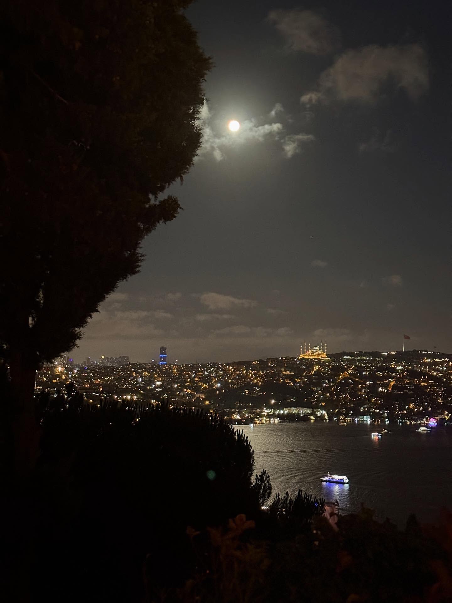 الهه حصاری از ایران رفت؟ عکس های جدید در ترکیه!