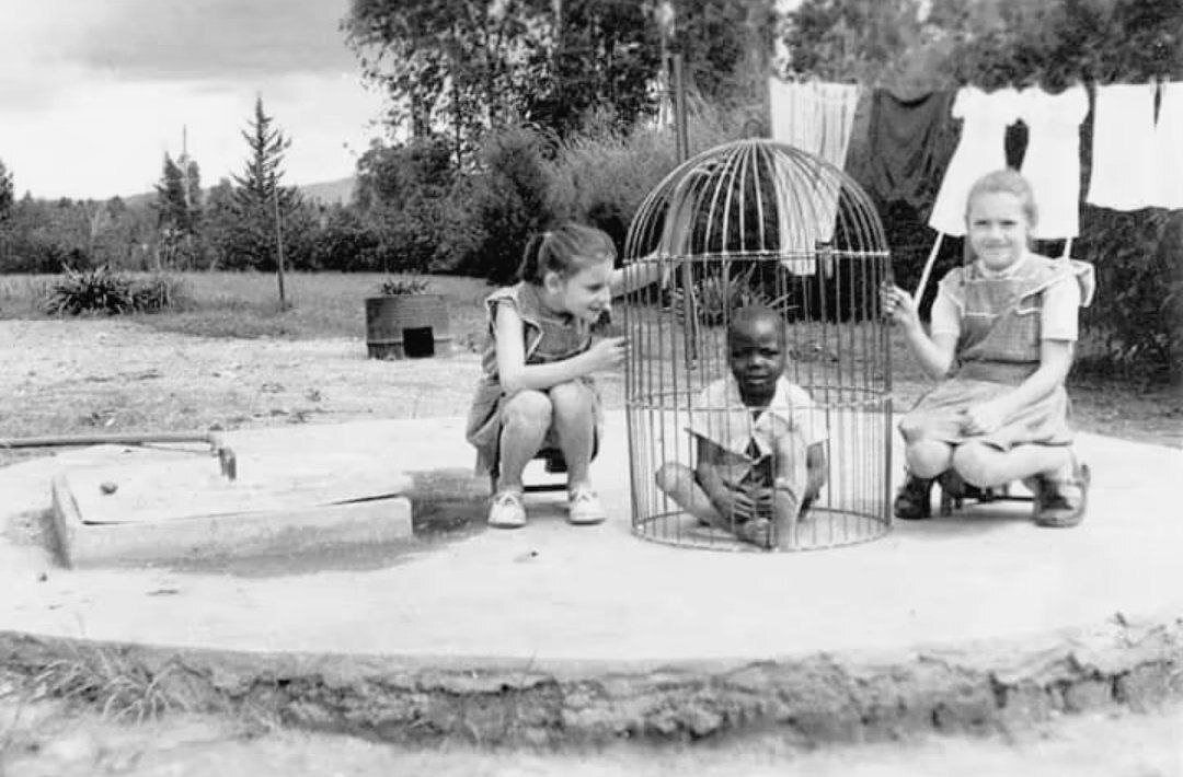 یک فاجعه تاریخی: وقتی کودک آفریقایی «اسباببازی» شد (عکس)