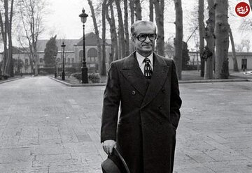 جشن تولد ۵۷ سالگی محمدرضا پهلوی در نیاوران با هویدا