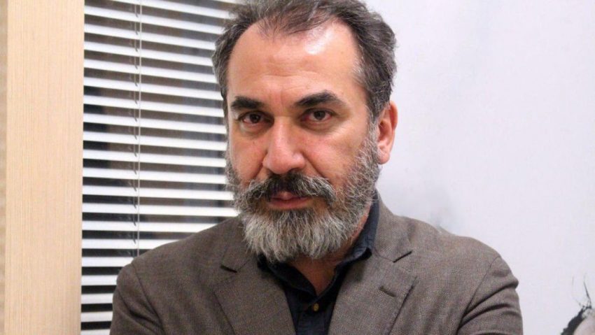 سیامک انصاری در مرکز انتقادها