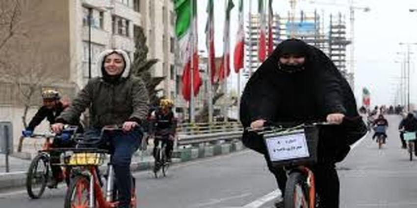 دوچرخهسواری زنان در شهر جرم می شود؟/ نماینده مجلس: ناهنجاری است