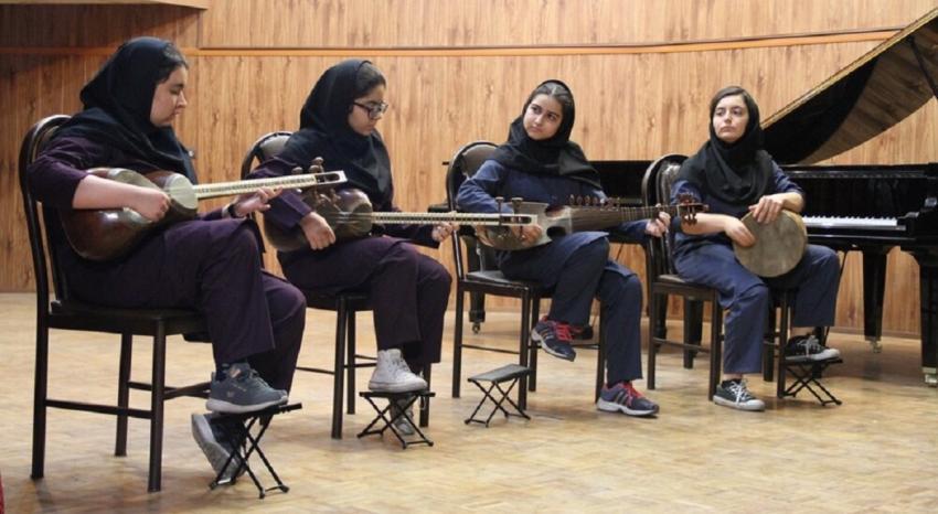 حذف رشته موسیقی پایه دهم از هنرستان دخترانه کامیاب شیراز / ۶۱ دختر پس از ثبت نام بلاتکلیف مانده‌اند