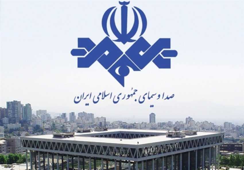 دیش‌های ماهواره در پشت سر مجری تلویزیون که حرف از بی مخاطب بودن شبکه های ماهواره ای می‌زند (عکس)