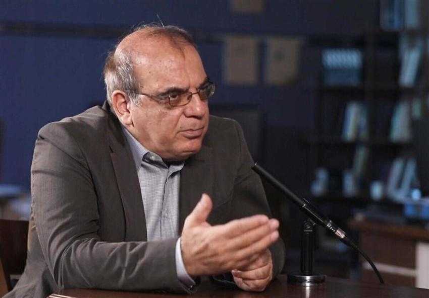 عباس عبدی: شریعتمداری عصبانی است، چون کاخهای آرزویش خراب شده