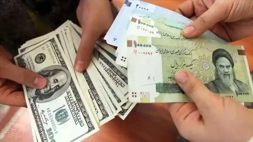 چرا فروش عمومی دلار توسط بانک مرکزی، قیمتها را کاهش نمیدهد؟ تحلیلی بر سیاستهای ارزی